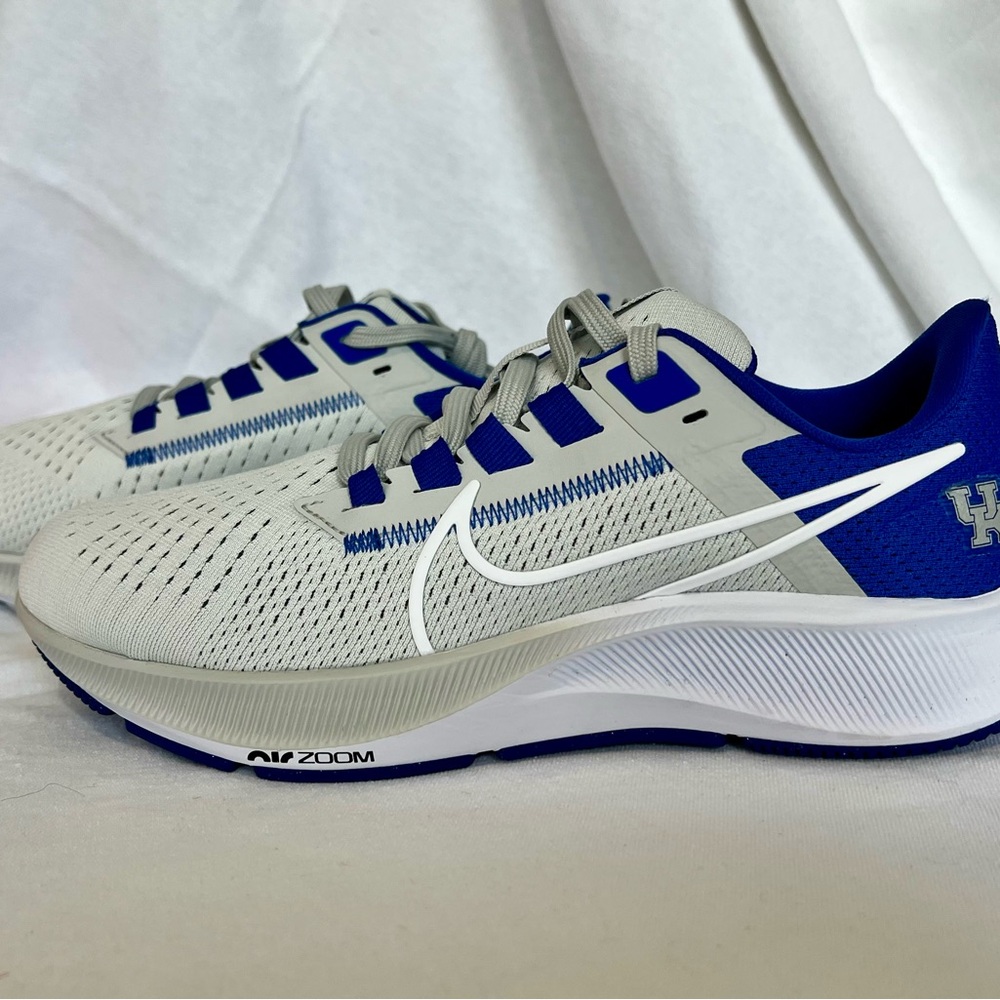 SOLD! NWT&Box: Nike Air Zoom Pegasus 38 Running Shoe. Size Men’s 7 Women’s 8.5